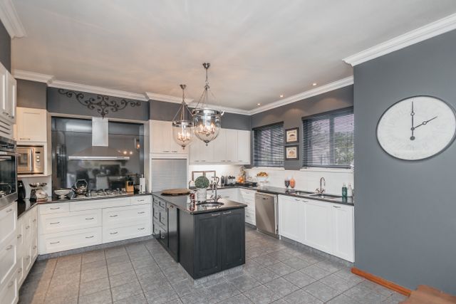 5 Bedroom Property for Sale in Aurora Western Cape